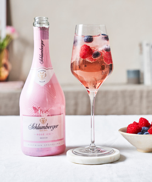 Rezeptbild: Purple Berry Spritz