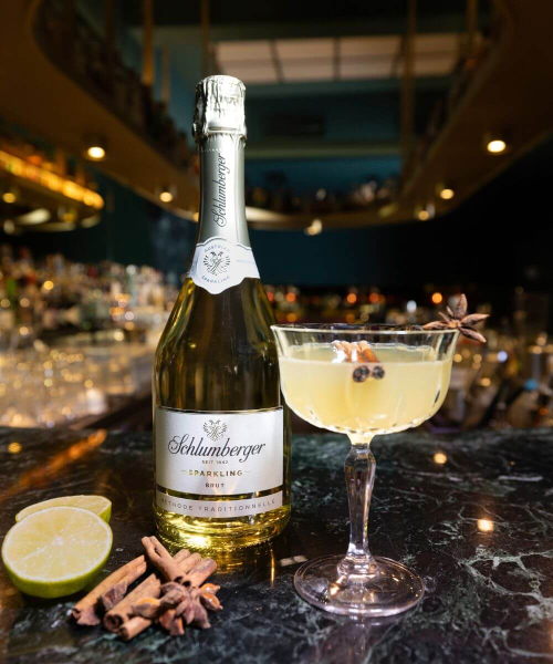 Sparkling Winter Dream Drink mit Schlumberger auf Bartheke