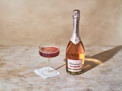 Kir Royal serviert in einer Champagnerschale
